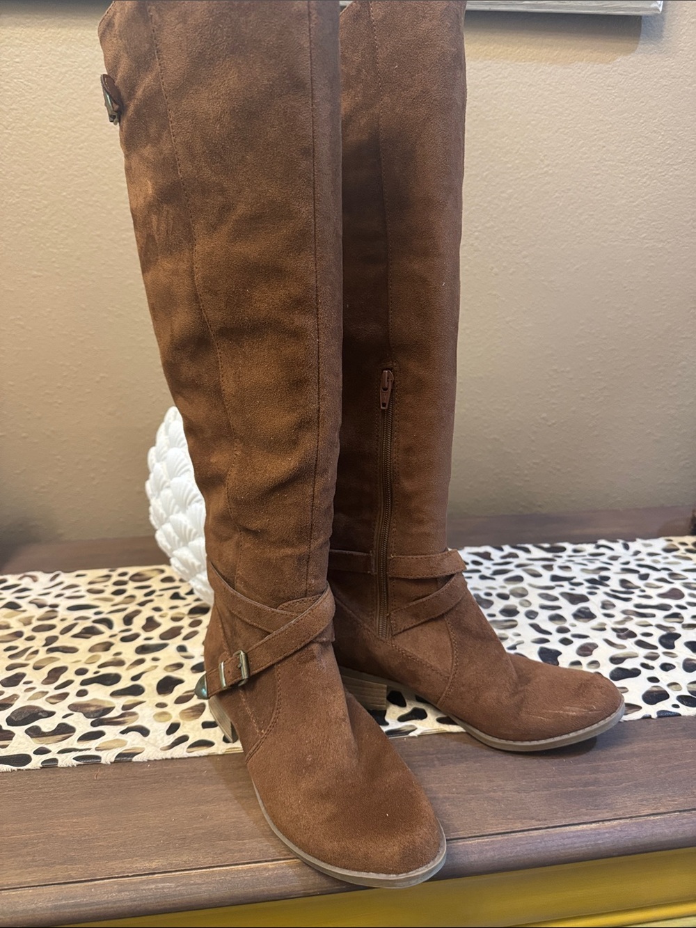 Qupid Brown Suede Knee-High Buckle Heeled Boots